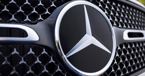 Mercedes-Benz веде переговори з BMW щодо використання бензинових двигунів