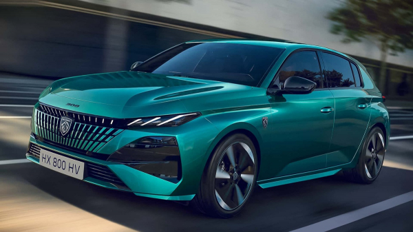 Peugeot 308 після оновлення отримав гібридні, електричну та дизельну модифікації
