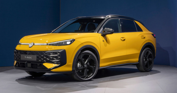 Volkswagen представив компактний кросовер T-Roc другого покоління. Який двигун для України?