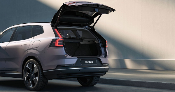 Новий Volvo XC70 став першим плагін-гібридом марки з електричним запасом ходу понад 200 км