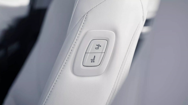 Китайський Toyota Highlander 2026 отримав більший екран, ніж американська версія