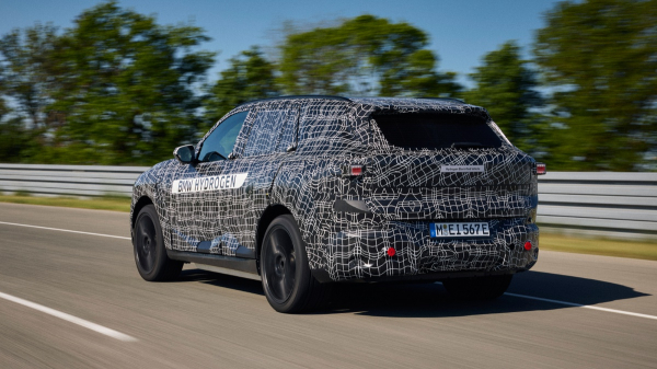 BMW готує водневий iX5 із запасом ходу понад 500 км