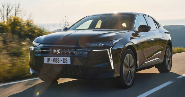 Представлений повністю електричний DS No.4 E-Tense із запасом ходу 450 км
