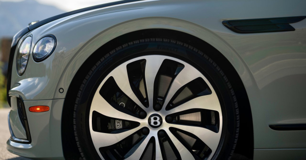 Bentley скасувала повну електрифікацію модельного ряду