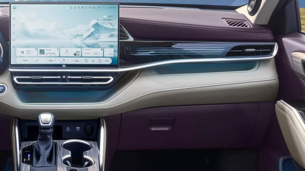 Китайський Toyota Highlander 2026 отримав більший екран, ніж американська версія