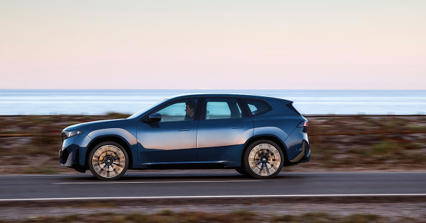Новий BMW iX3: швидка зарядка 400 кВт, запас ходу до 805 км