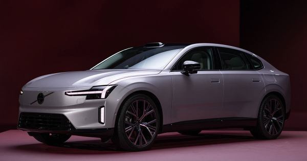 Volvo запустила виробництво нового електромобіля ES90