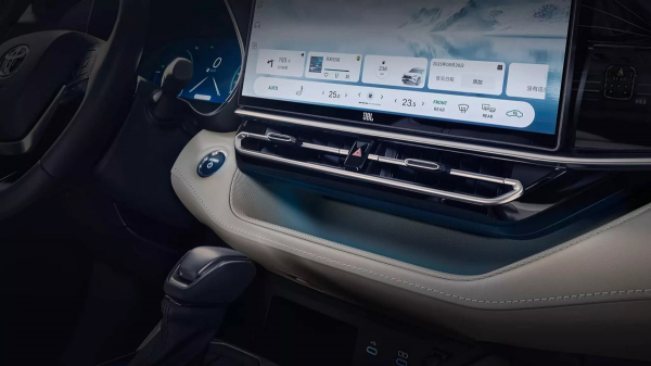 Китайський Toyota Highlander 2026 отримав більший екран, ніж американська версія