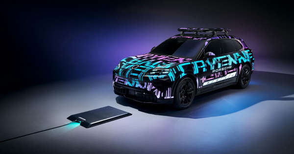 Porsche створила бездротову зарядку для Cayenne Electric