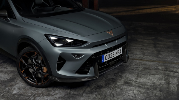 Cupra Formentor VZ5 повертається з п'ятициліндровим двигуном від Audi RS3
