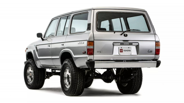 Toyota представила унікальний позашляховик Turbo Trail Cruiser з двигуном V6 i-Force Toyota представила унікальний позашляховик Turbo Trail Cruiser з двигуном V6 i-Force