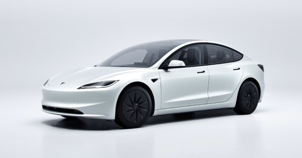 Tesla представила найдешевшу версію Model 3