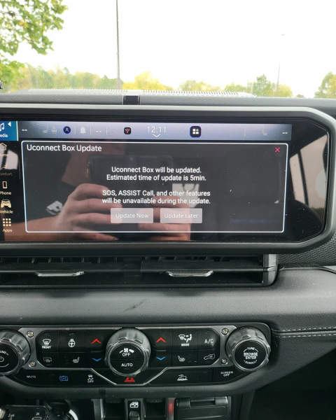 Чергове оновлення ПЗ зламало позашляховики Jeep Wrangler 4xe