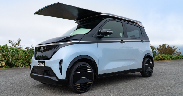 Nissan створив розсувну сонячну панель для електромобіля Sakura Nissan створив розсувну сонячну панель для електромобіля Sakura