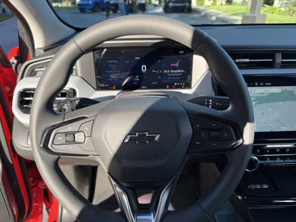 Chevrolet повертає Bolt у продаж із новою батареєю та роз'ємом стандарту Tesla