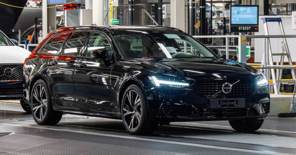 Volvo завершила виробництво універсала V90