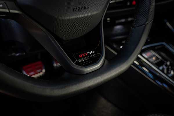 Найпотужніший Volkswagen Golf GTI вже можна замовити в Німеччині Найпотужніший Volkswagen Golf GTI вже можна замовити в Німеччині