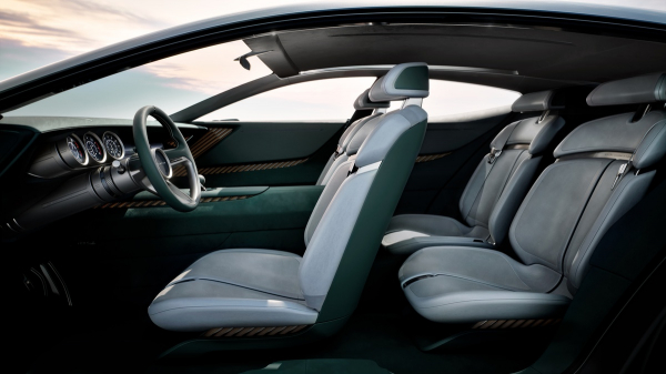 Mazda Vision X-Coupe дебютував з електромотором і роторним двигуном Mazda Vision X-Coupe дебютував з електромотором і роторним двигуном