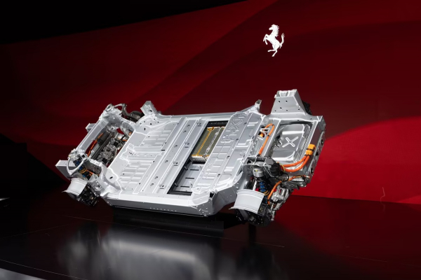 Ferrari показала скелет свого першого електромобіля - Ferrari Elettrica