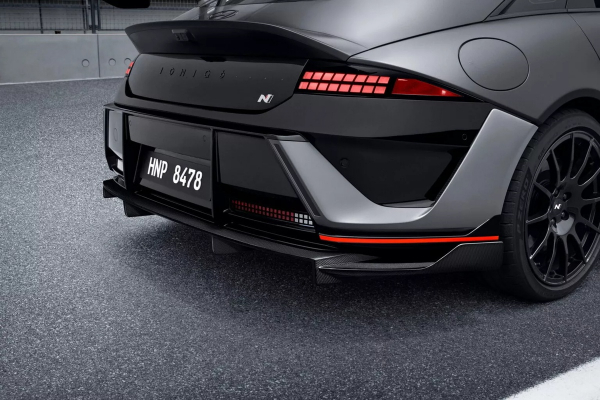 Hyundai Ioniq 6 N отримав карбоновий комплект вартістю $7,5 тисяч