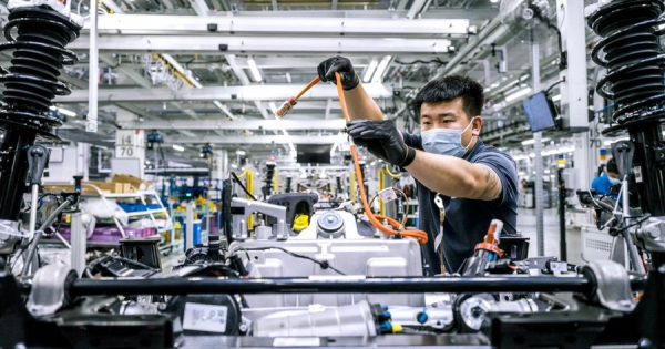 BYD будує найбільший у світі автомобільний завод у Чженчжоу BYD будує найбільший у світі автомобільний завод у Чженчжоу