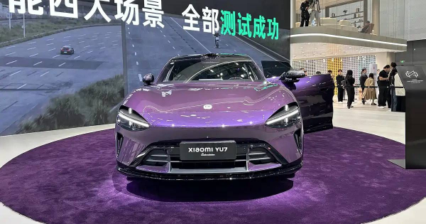 Xiaomi показала кросовер YU7 Max в кастомному кольорі Crystal Purple Xiaomi показала кросовер YU7 Max в кастомному кольорі Crystal Purple