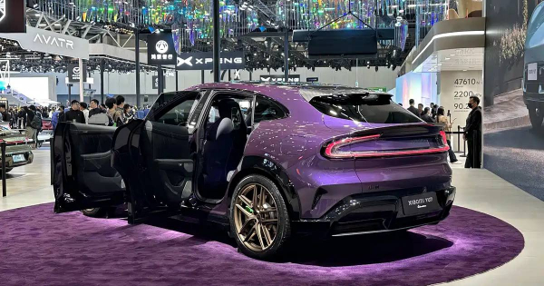 Xiaomi показала кросовер YU7 Max в кастомному кольорі Crystal Purple Xiaomi показала кросовер YU7 Max в кастомному кольорі Crystal Purple