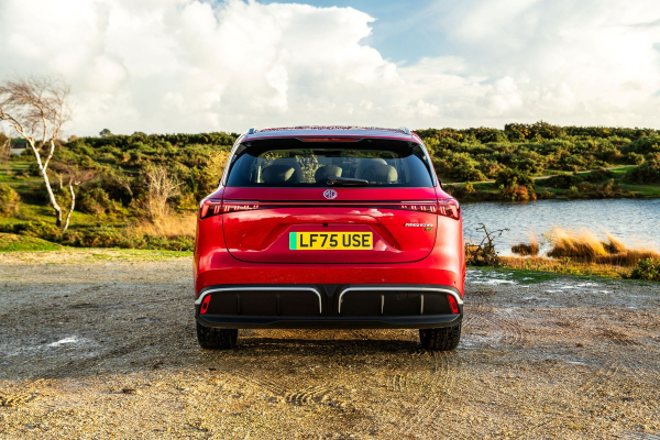 MG представила великий кросовер S6 EV із запасом ходу до 530 км MG представила великий кросовер S6 EV із запасом ходу до 530 км