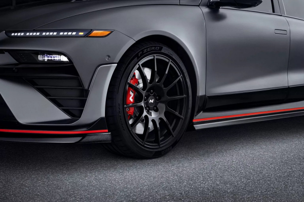 Hyundai Ioniq 6 N отримав карбоновий комплект вартістю $7,5 тисяч