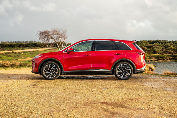 MG представила великий кросовер S6 EV із запасом ходу до 530 км MG представила великий кросовер S6 EV із запасом ходу до 530 км