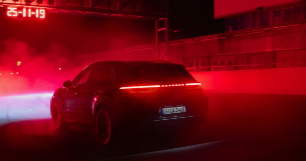 Світова прем'єра Porsche Cayenne Electric відбудеться 19 листопада Світова прем'єра Porsche Cayenne Electric відбудеться 19 листопада