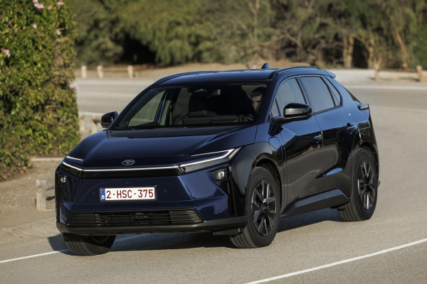 Toyota представила оновлений bZ4X для Європи зі збільшеним запасом ходу Toyota представила оновлений bZ4X для Європи зі збільшеним запасом ходу