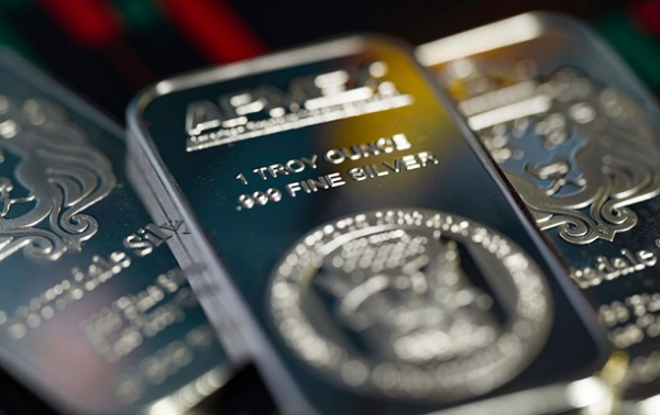 Срібло оновило історичний максимум у $75