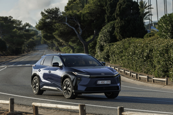 Toyota представила оновлений bZ4X для Європи зі збільшеним запасом ходу Toyota представила оновлений bZ4X для Європи зі збільшеним запасом ходу