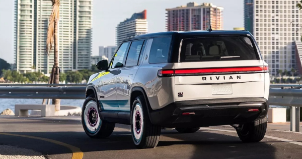 Rivian R1S Quad Miami Edition: буде всього лише 10 екземплярів