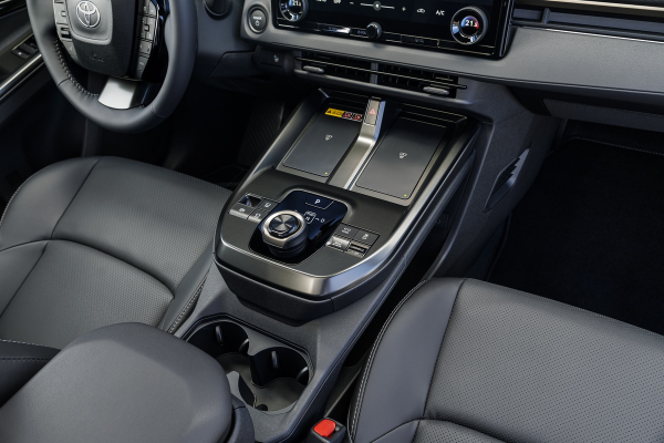 Toyota представила оновлений bZ4X для Європи зі збільшеним запасом ходу Toyota представила оновлений bZ4X для Європи зі збільшеним запасом ходу