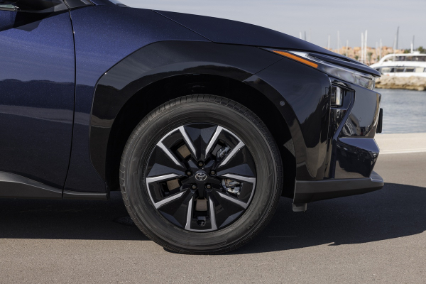 Toyota представила оновлений bZ4X для Європи зі збільшеним запасом ходу Toyota представила оновлений bZ4X для Європи зі збільшеним запасом ходу