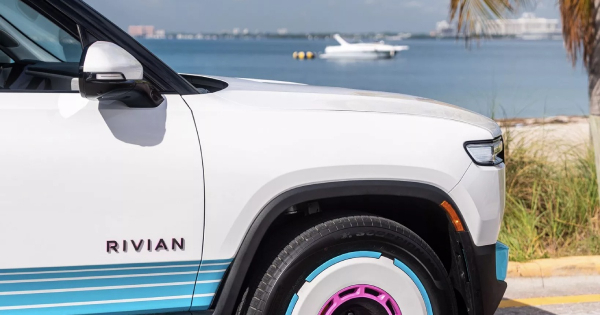 Rivian R1S Quad Miami Edition: буде всього лише 10 екземплярів