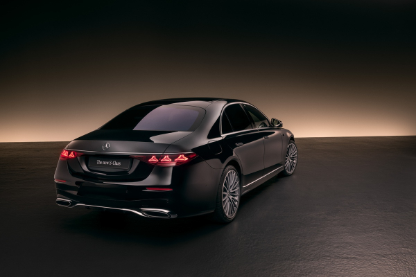 Рестайлінг Mercedes-Benz S-Class W223: що змінилося