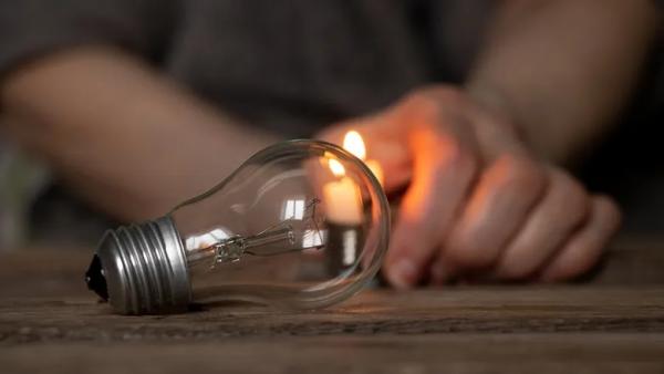 У Києві з опівночі запроваджують тимчасові графіки відключень світла – ДТЕК У Києві з опівночі запроваджують тимчасові графіки відключень світла – ДТЕК