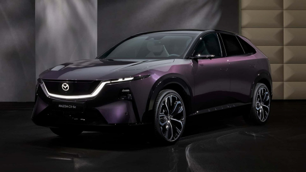 Запас ходу 484 км: Mazda представила новий електричний кросовер CX-6e