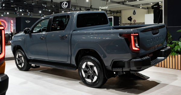 Гібрид та електромобіль: Toyota представила новий Hilux на Brussels Motor Show 2026