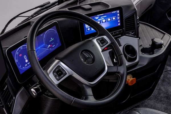 Daimler Truck показала водневу вантажівку NextGenH2 із запасом ходу 1000+ км