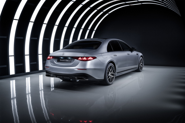 Рестайлінг Mercedes-Benz S-Class W223: що змінилося