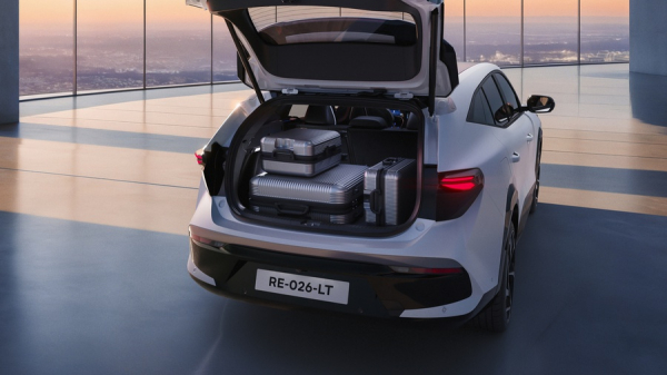 Renault представила новий флагман Filante, але не для Європи