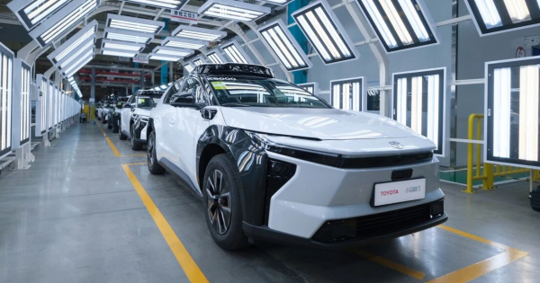 Toyota і Pony.ai представили нове роботаксі bZ4X для Китаю