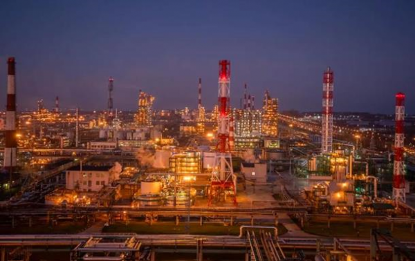 Росія відновила роботу НПЗ через паузу в українських атаках - ЗМІ