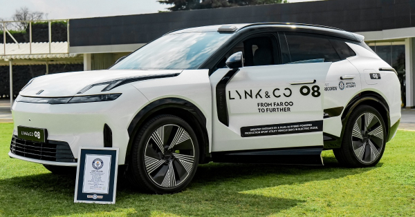 Lynk & Co 08 проїхав рекордні 293 км на електротязі, маючи офіційний запас ходу 200 км Lynk & Co 08 проїхав рекордні 293 км на електротязі, маючи офіційний запас ходу 200 км