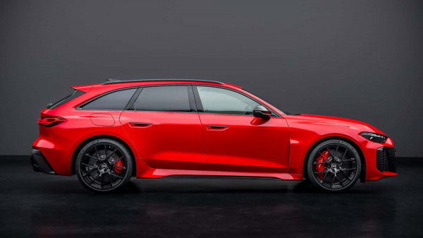 Новий Audi RS5 став плагін-гібридом, що важить 2,3 тонни
