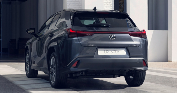 Електричний Lexus UX 300e зникає з ринків